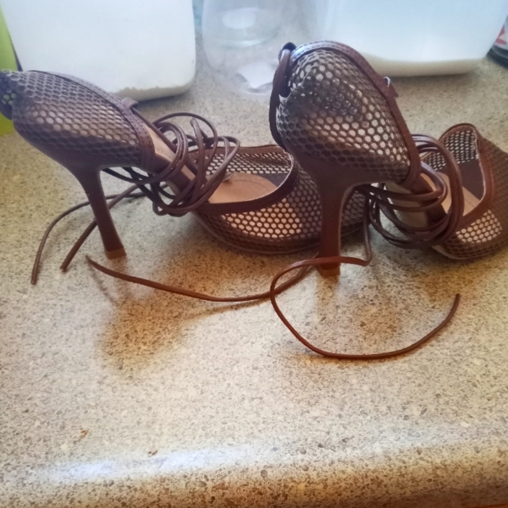 Really cute Tie up Comfortable Heels